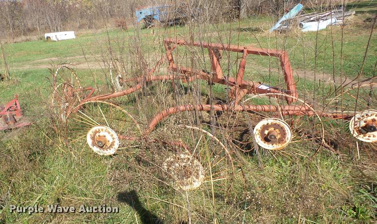 image for item K6321 Vicon hay rake