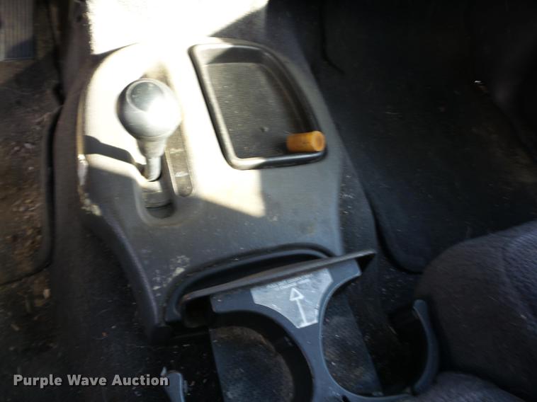 image for item K6326 2000 Dodge Dakota Crew Cab pickup truck