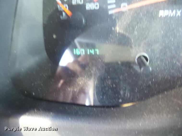 image for item K6326 2000 Dodge Dakota Crew Cab pickup truck