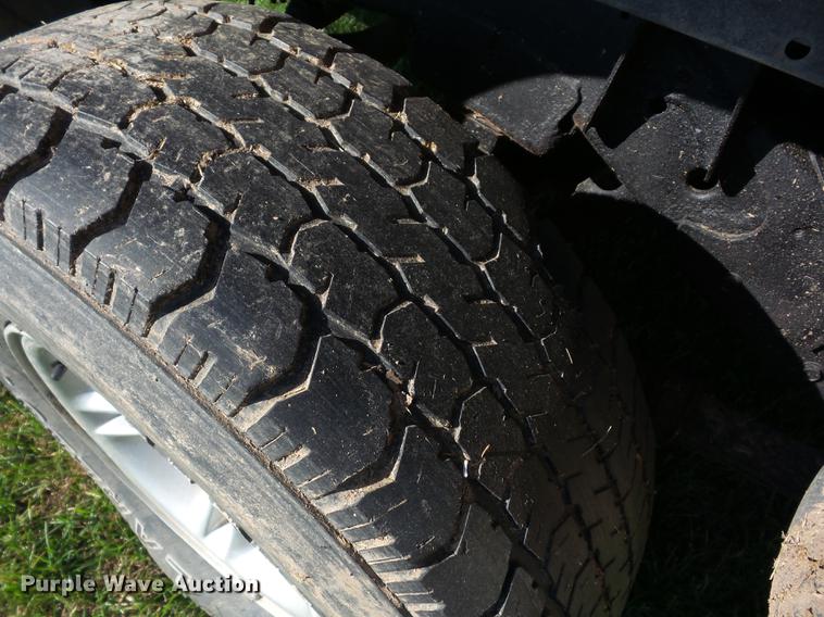 image for item K6326 2000 Dodge Dakota Crew Cab pickup truck