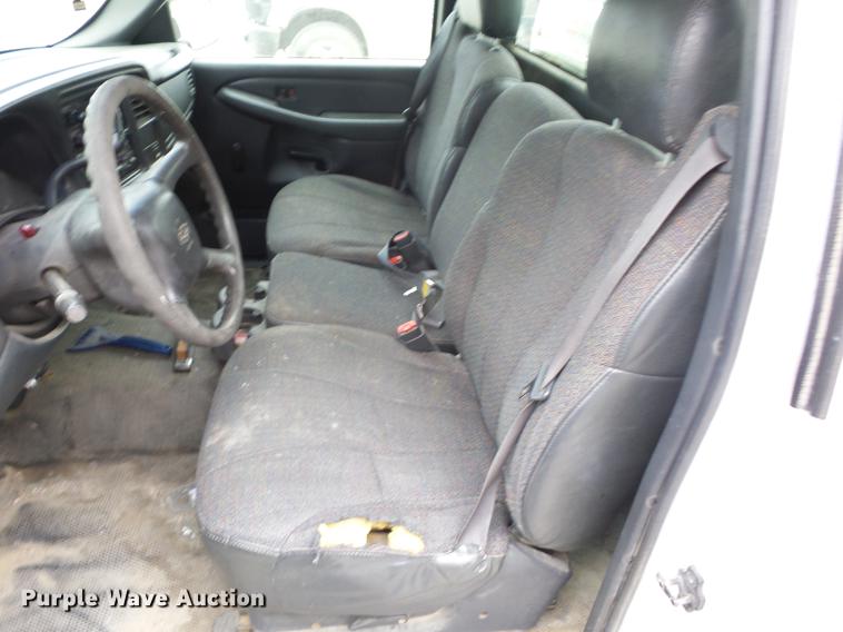 image for item K6331 2002 Chevrolet Silverado 1500 pickup truck