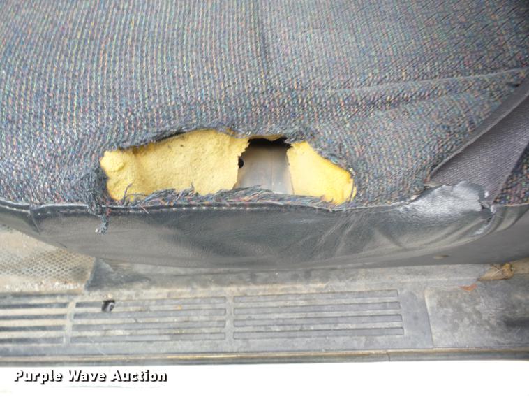 image for item K6331 2002 Chevrolet Silverado 1500 pickup truck