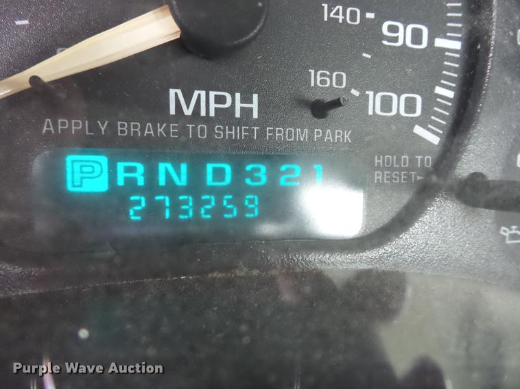 image for item K6331 2002 Chevrolet Silverado 1500 pickup truck