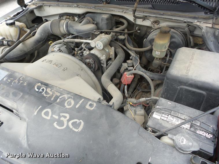 image for item K6331 2002 Chevrolet Silverado 1500 pickup truck