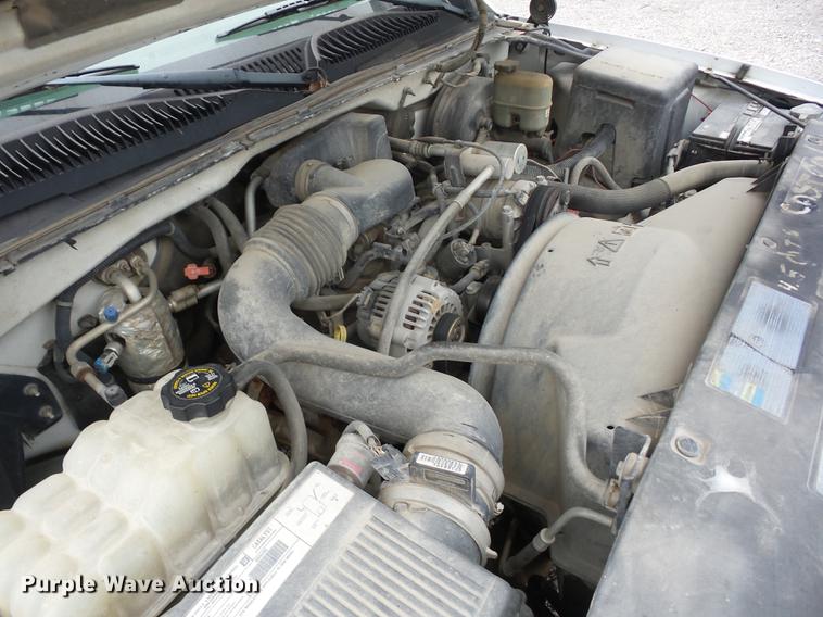 image for item K6331 2002 Chevrolet Silverado 1500 pickup truck