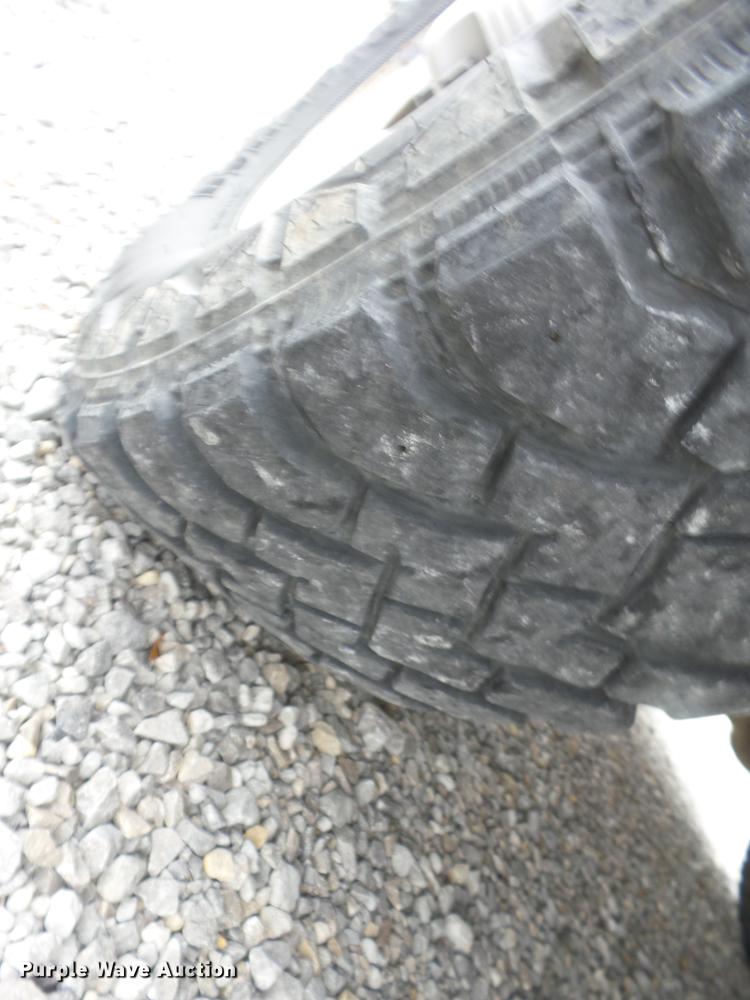 image for item K6331 2002 Chevrolet Silverado 1500 pickup truck