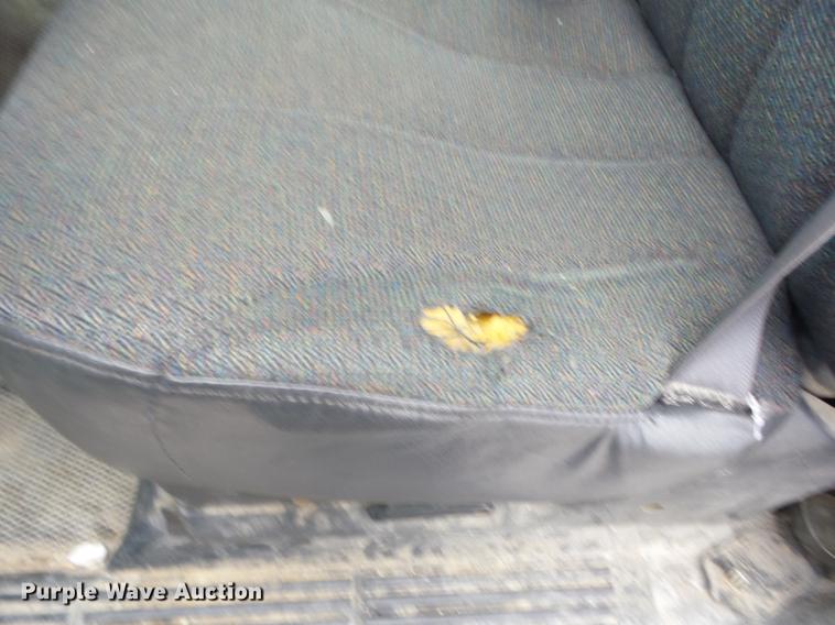 image for item K6332 2001 Chevrolet Silverado 1500 pickup truck