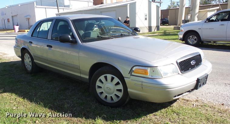 image for item K6337 2010 Ford Crown Victoria Police Interceptor