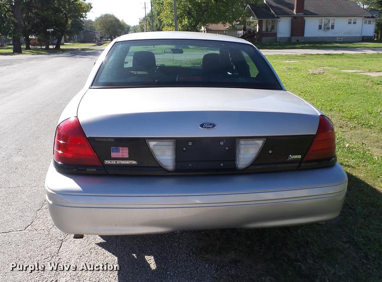 image for item K6337 2010 Ford Crown Victoria Police Interceptor