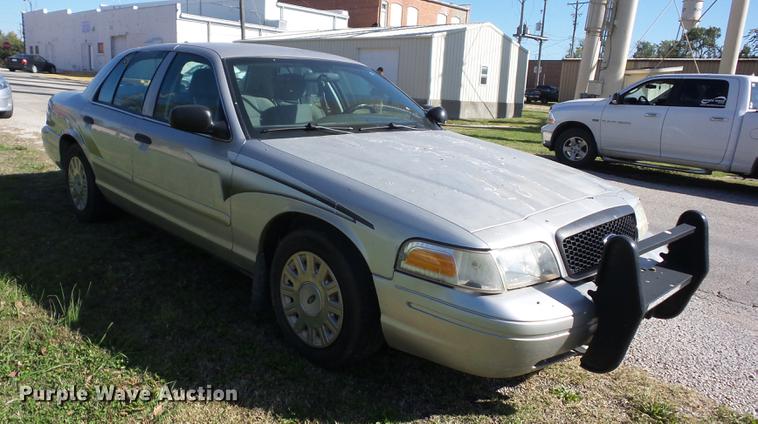 image for item K6338 2004 Ford Crown Victoria Police Interceptor
