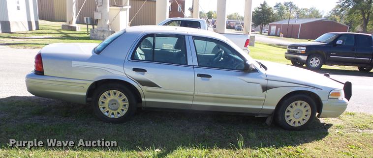 image for item K6338 2004 Ford Crown Victoria Police Interceptor