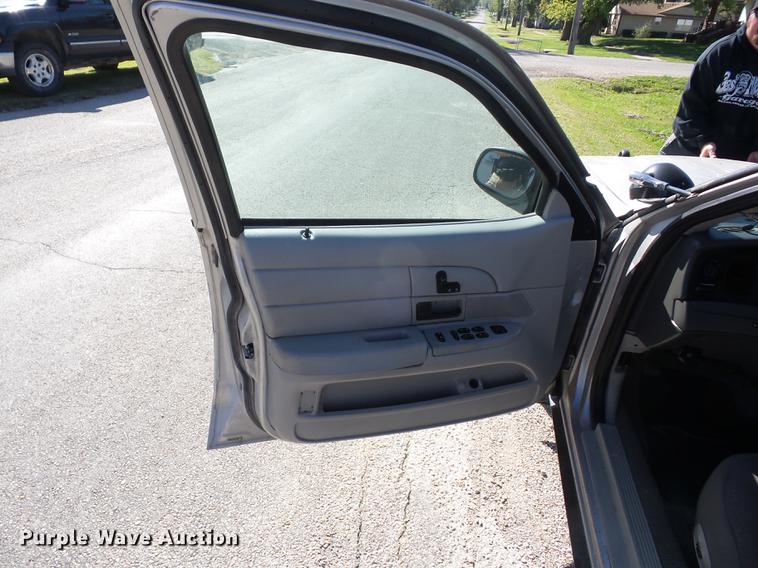 image for item K6338 2004 Ford Crown Victoria Police Interceptor