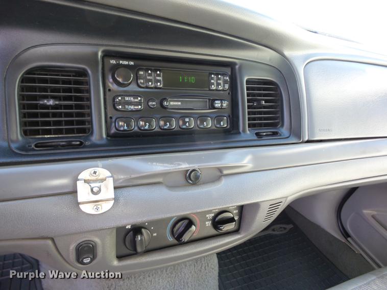 image for item K6338 2004 Ford Crown Victoria Police Interceptor