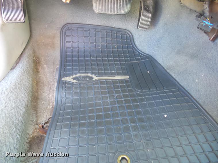 image for item K6338 2004 Ford Crown Victoria Police Interceptor