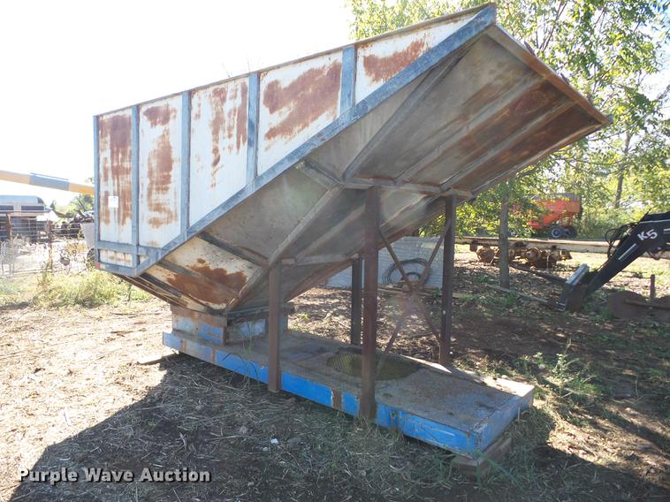 image for item K6349 Shop built grain bin