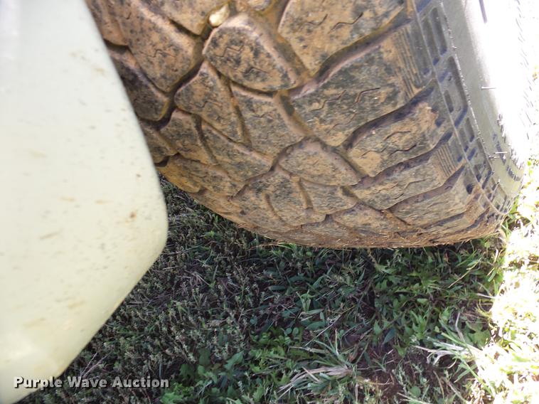 image for item K6353 2005 Ford Escape Hybrid SUV