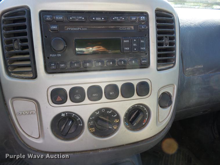 image for item K6353 2005 Ford Escape Hybrid SUV