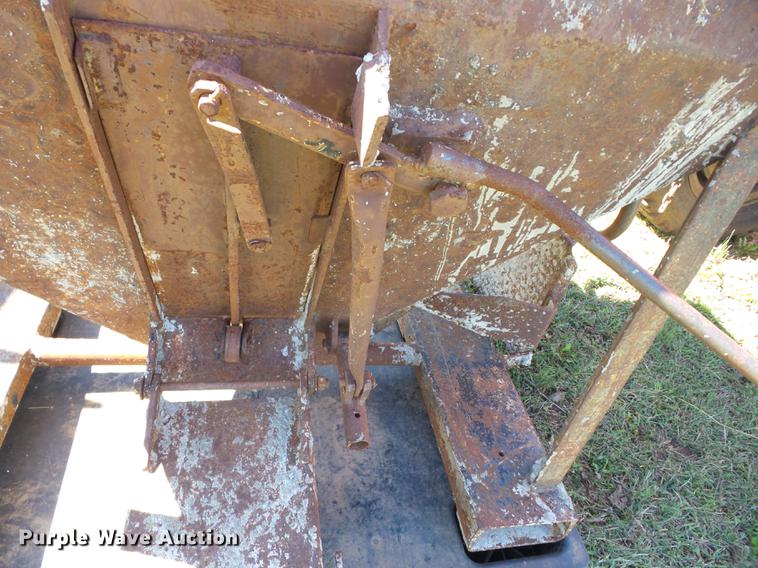 image for item K6356 Lull concrete hopper