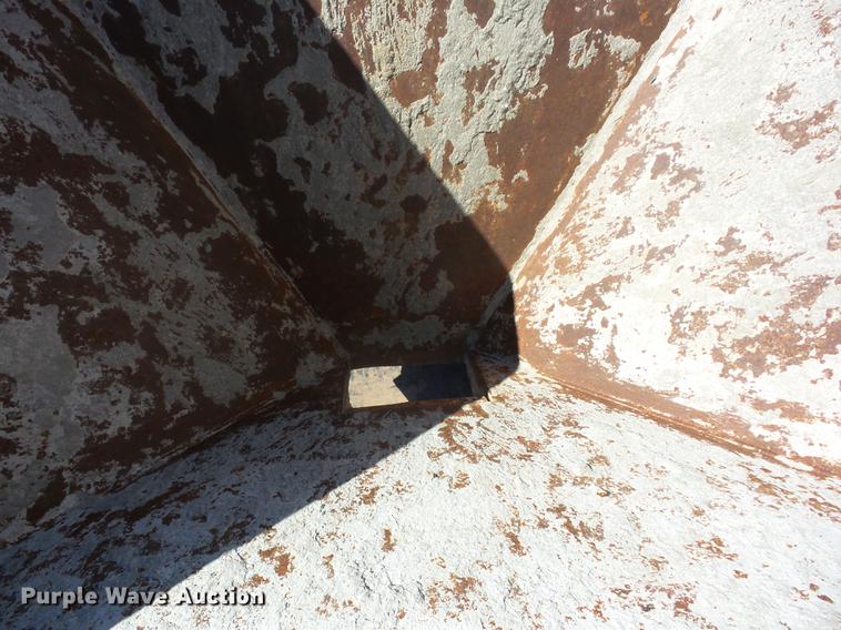 image for item K6356 Lull concrete hopper
