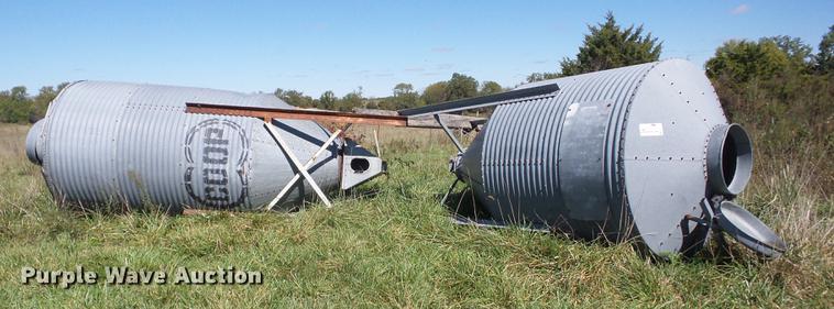 image for item K6359 (2) feed bins