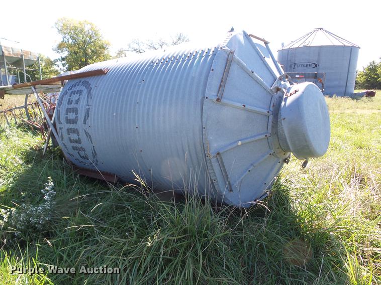 image for item K6359 (2) feed bins