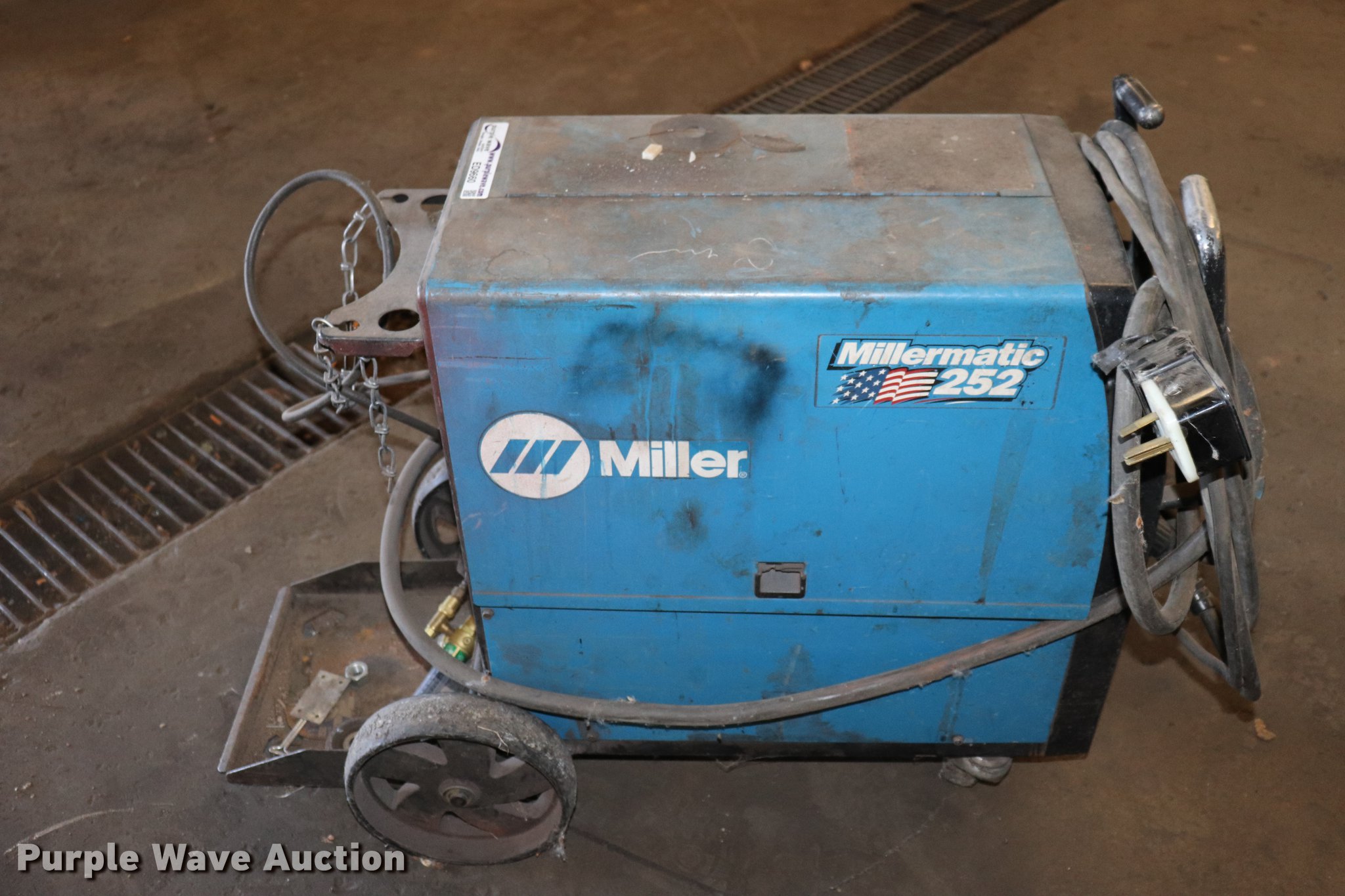 Miller Millermatic 252 907321 mig welder in Cushing, OK Item ED9660 sold Purple Wave