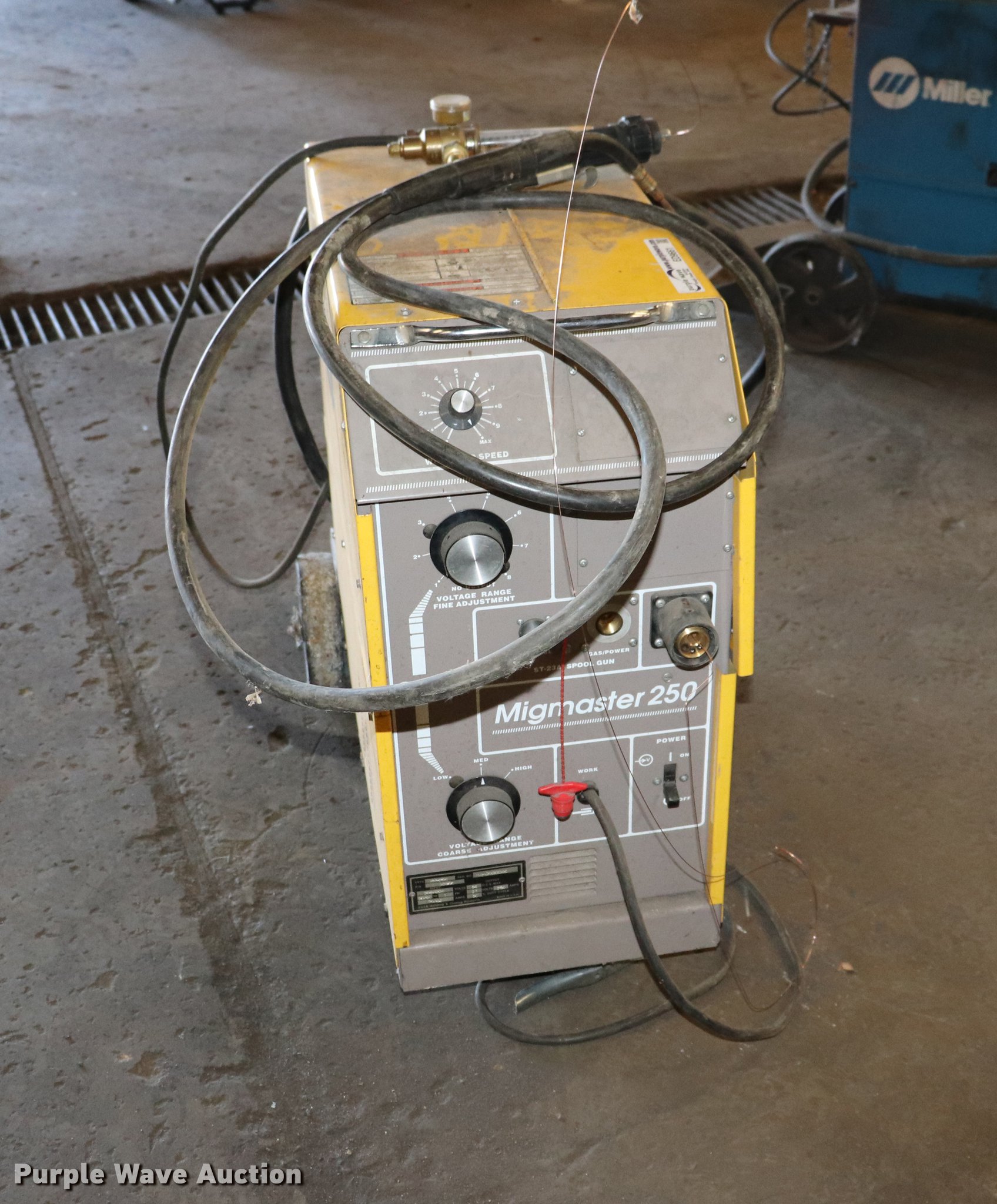 Esab MM250 mig welder in Cushing, OK Item ED9661 sold Purple Wave