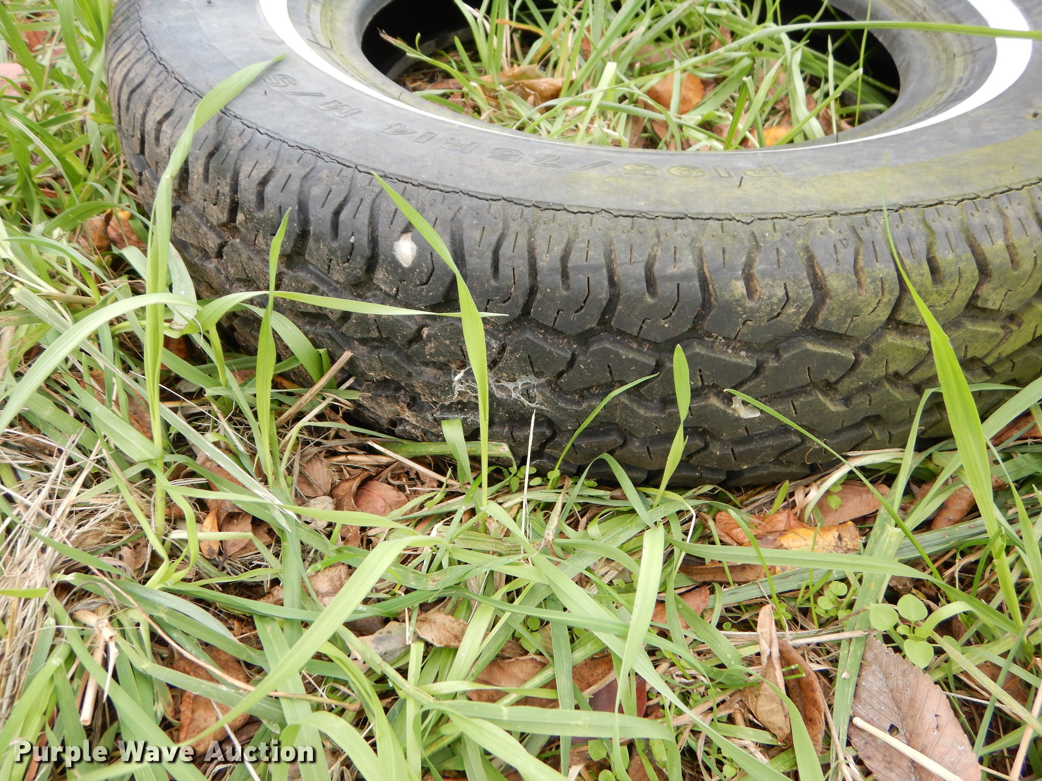 (15) tires in Kansas City, MO Item EE9135 sold Purple Wave