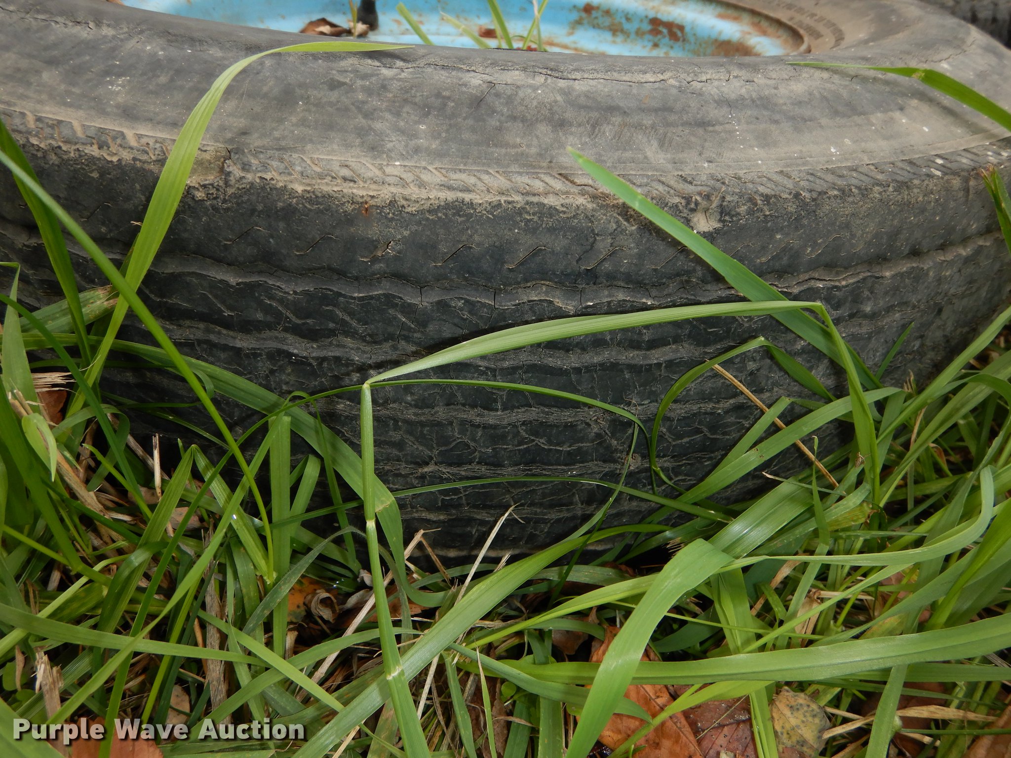 (15) tires in Kansas City, MO Item EE9135 sold Purple Wave