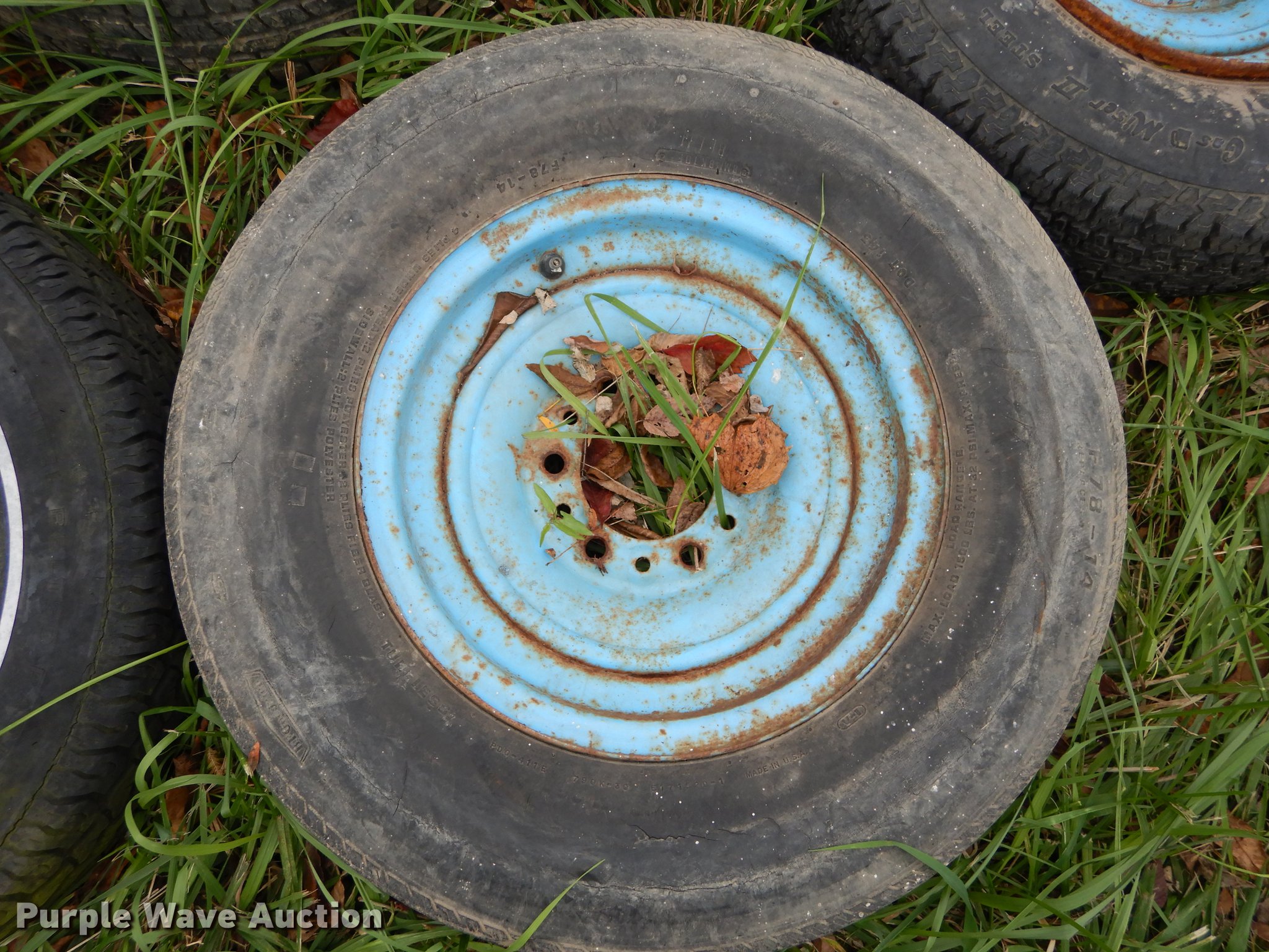 (15) tires in Kansas City, MO Item EE9135 sold Purple Wave