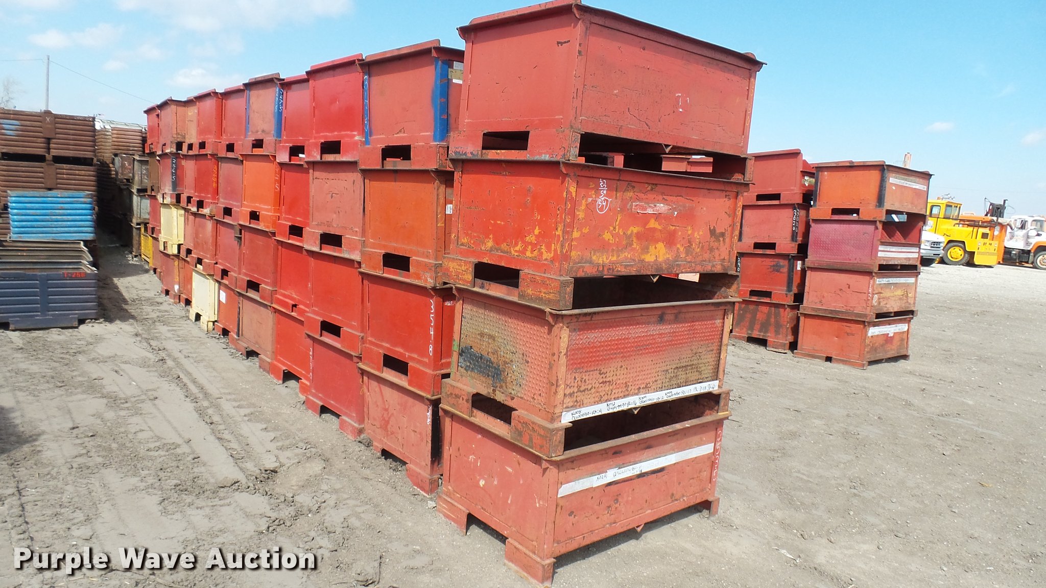 (4) steel storage bins in Wichita, KS Item G1577 sold Purple Wave