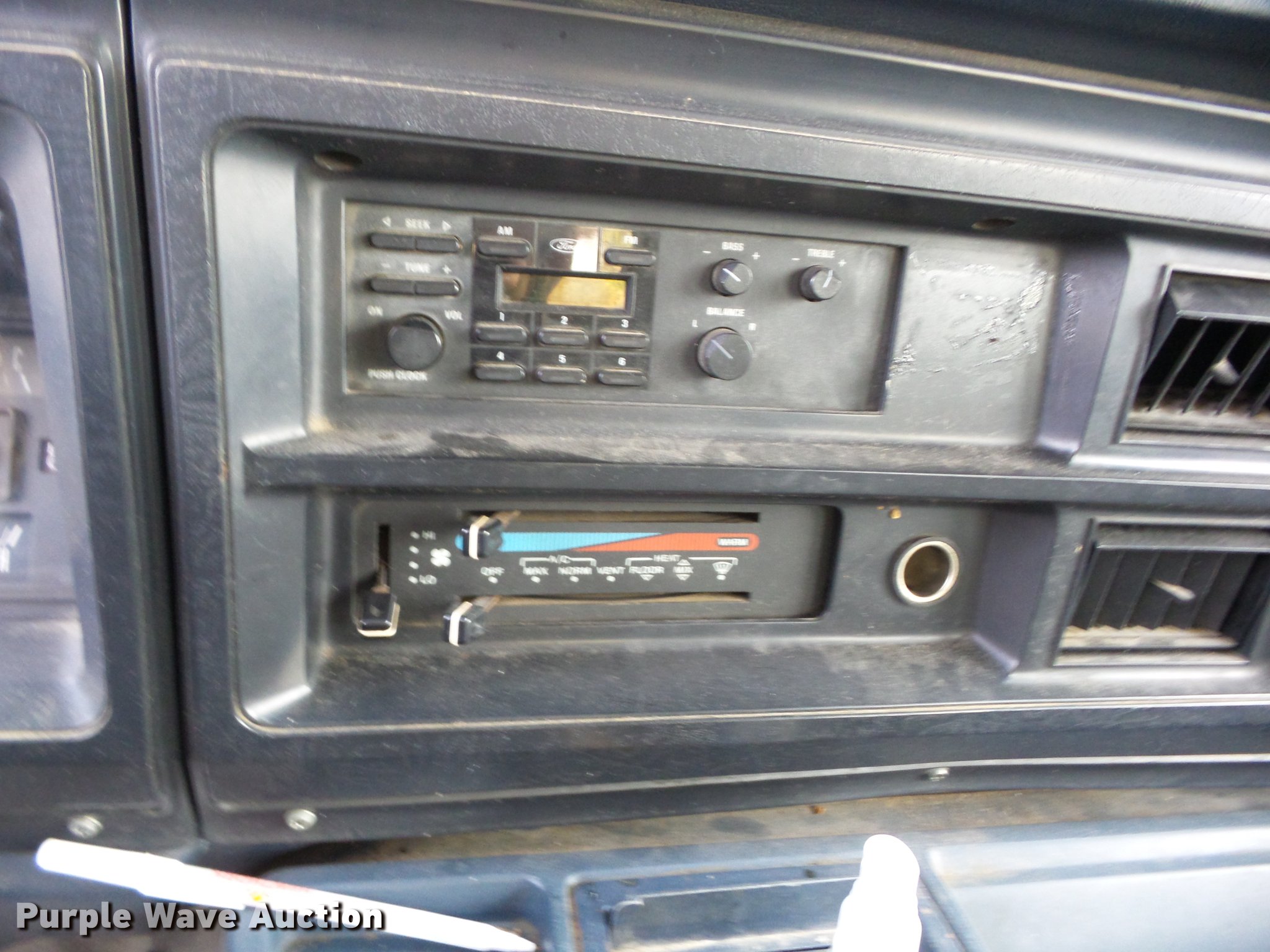 1990 Ford Econoline E150 van in Coffeyville, KS | Item J8572 sold