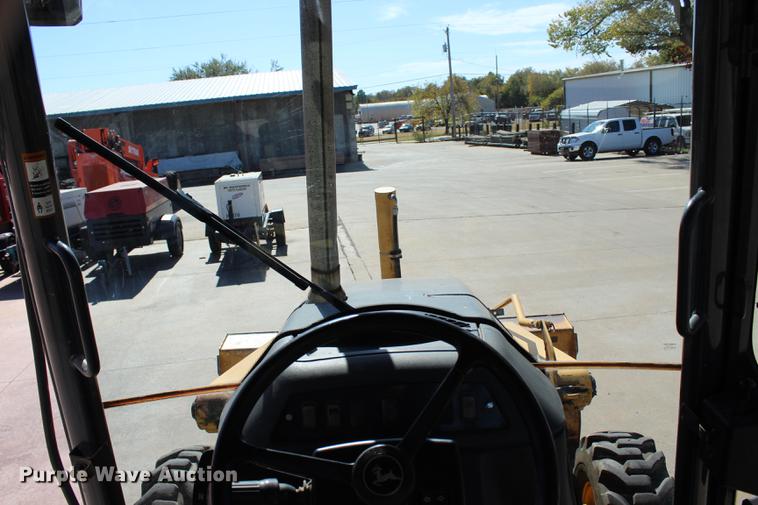 image for item BE9428 2005 John Deere 310 SG backhoe