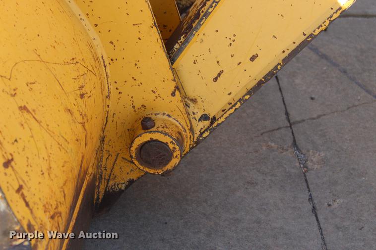 image for item BE9428 2005 John Deere 310 SG backhoe