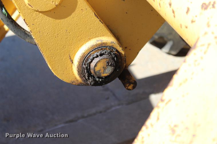 image for item BE9428 2005 John Deere 310 SG backhoe