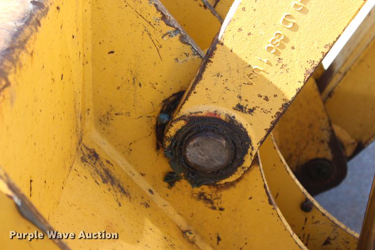 image for item BE9428 2005 John Deere 310 SG backhoe