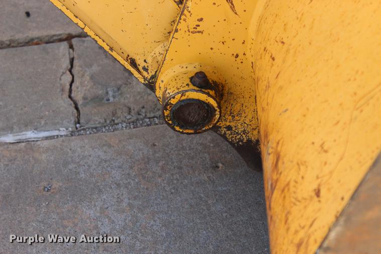 image for item BE9428 2005 John Deere 310 SG backhoe