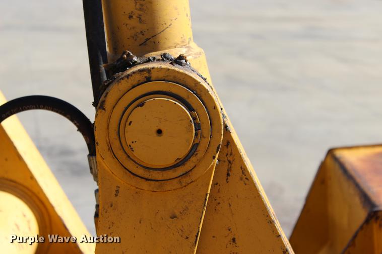 image for item BE9428 2005 John Deere 310 SG backhoe