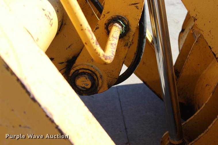 image for item BE9428 2005 John Deere 310 SG backhoe