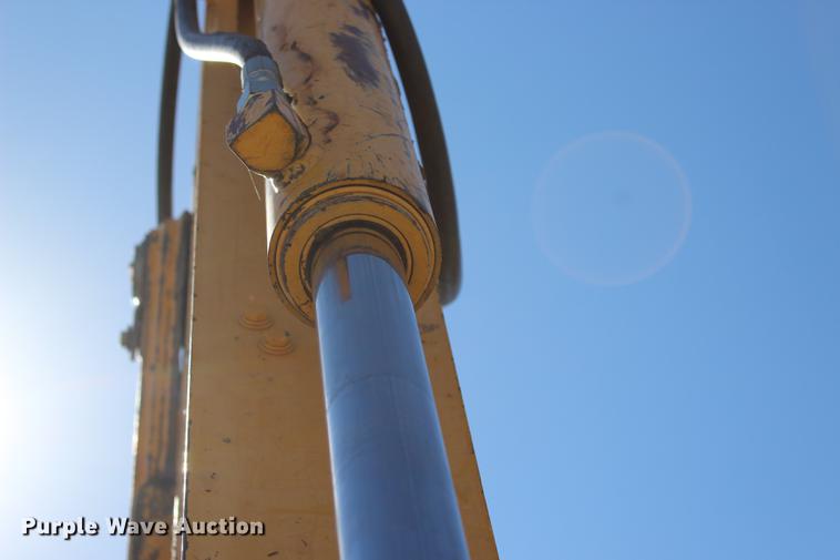 image for item BE9428 2005 John Deere 310 SG backhoe