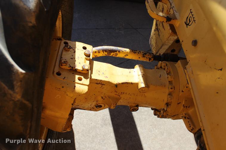 image for item BE9428 2005 John Deere 310 SG backhoe