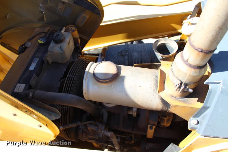 image for item BE9428 2005 John Deere 310 SG backhoe