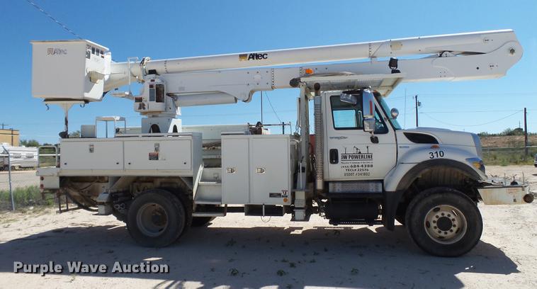 image for item BJ9951 2010 International 7300 bucket truck