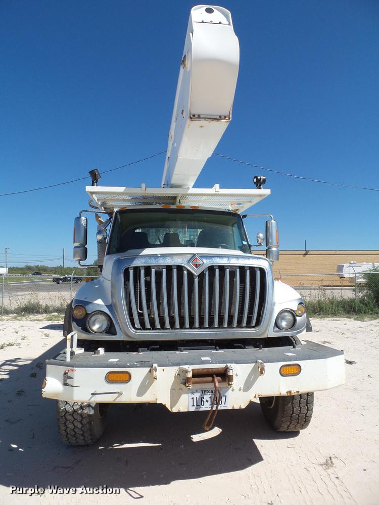 image for item BJ9951 2010 International 7300 bucket truck