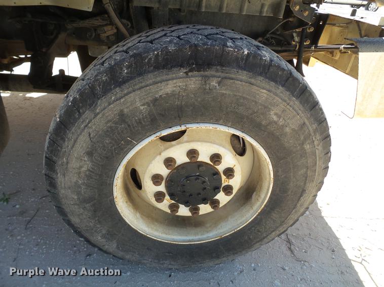 image for item BJ9951 2010 International 7300 bucket truck