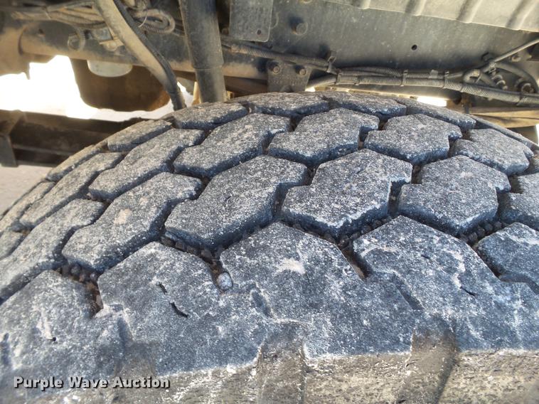 image for item BJ9951 2010 International 7300 bucket truck