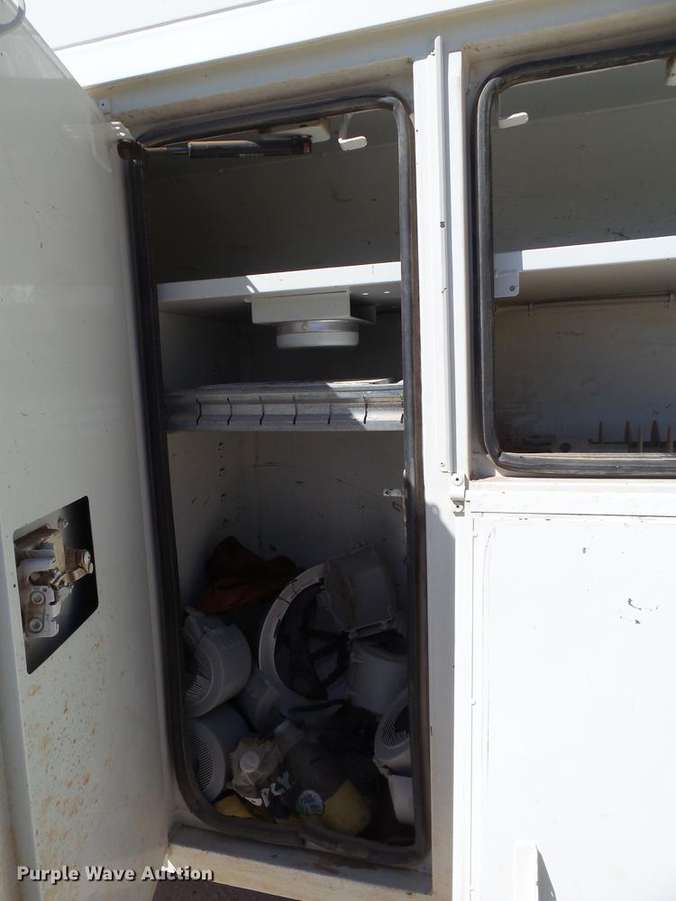 image for item BJ9951 2010 International 7300 bucket truck