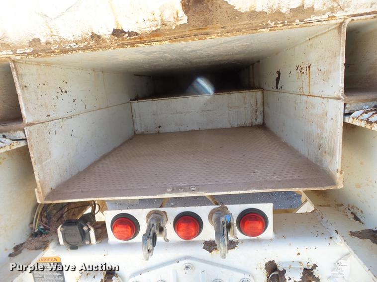 image for item BJ9951 2010 International 7300 bucket truck