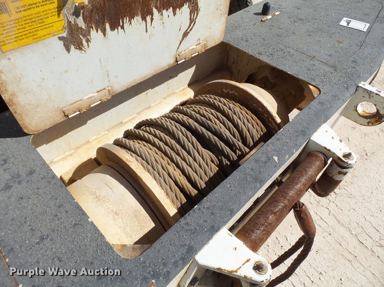 image for item BJ9951 2010 International 7300 bucket truck