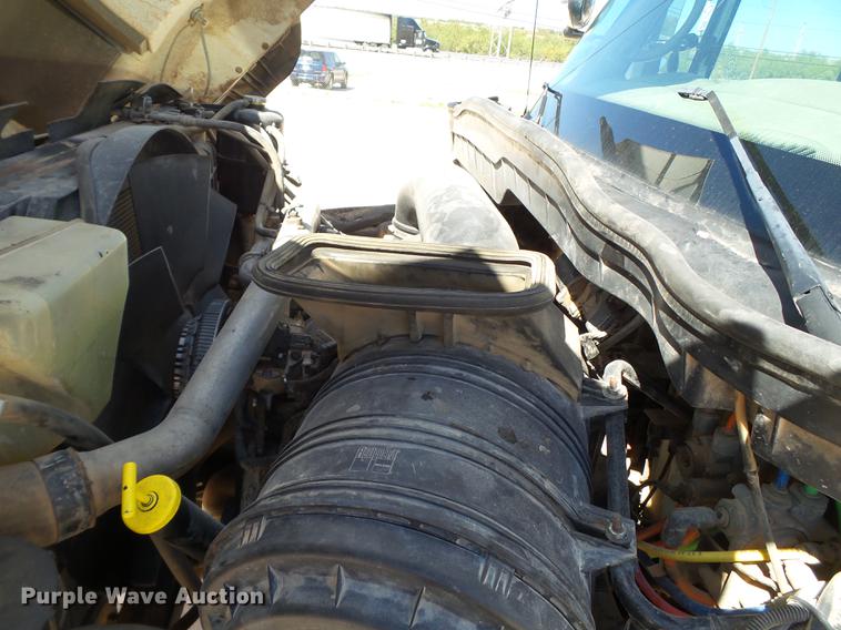 image for item BJ9951 2010 International 7300 bucket truck